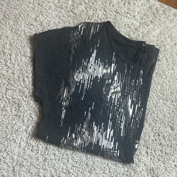 B.L.E.U. WOMENS TOP SIZE LARGE NWOT GREY/SILVER - Picture 9 of 10